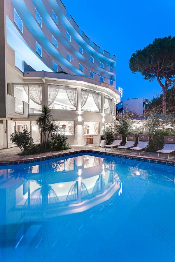 Hotel Schiller Cervia Dış mekan fotoğraf