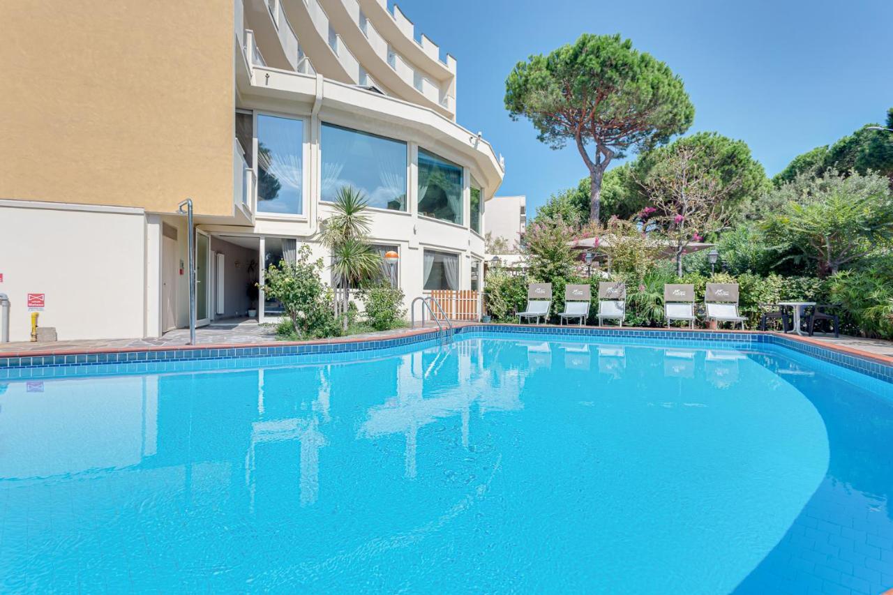 Hotel Schiller Cervia Dış mekan fotoğraf