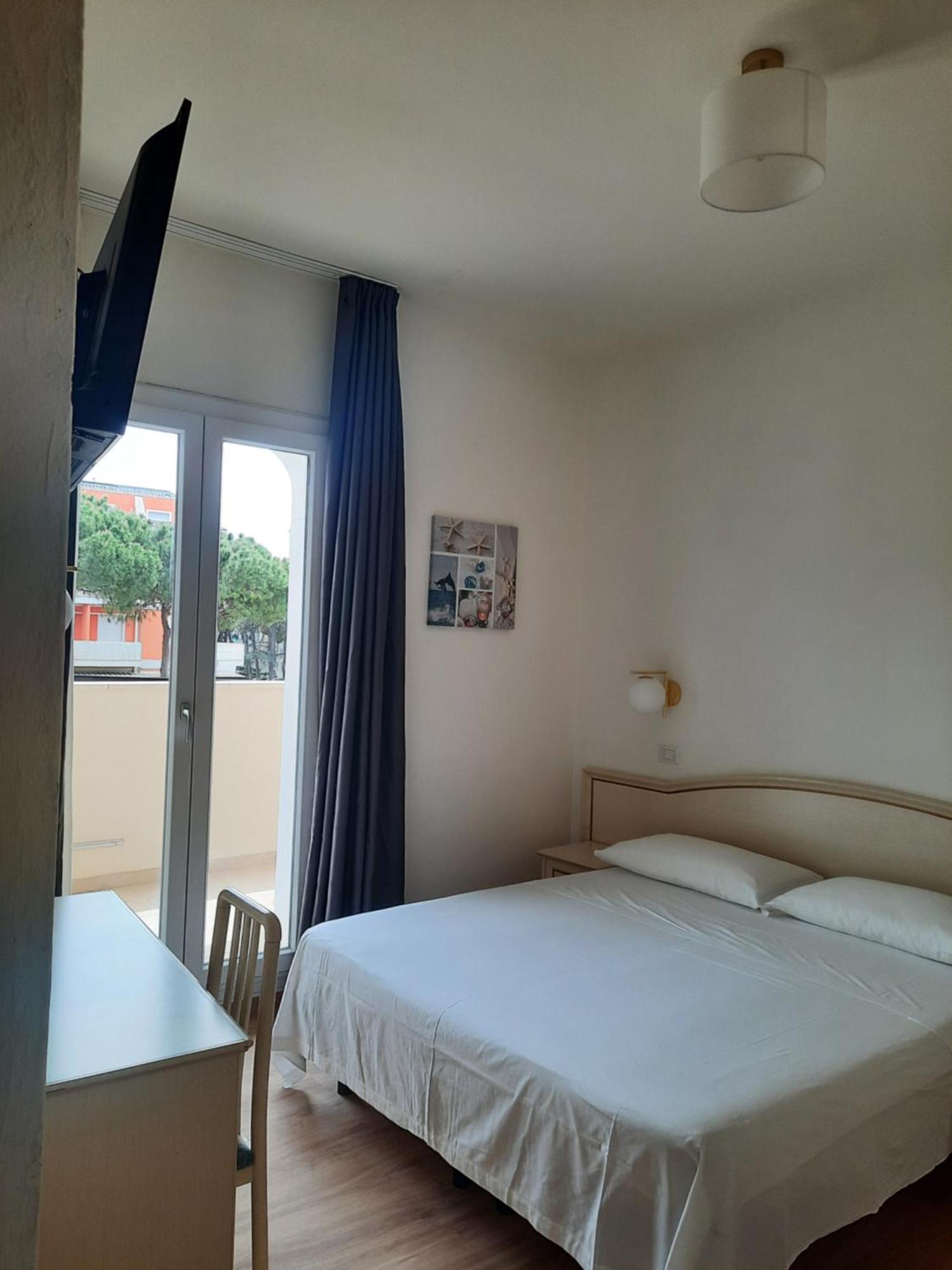 Hotel Schiller Cervia Dış mekan fotoğraf