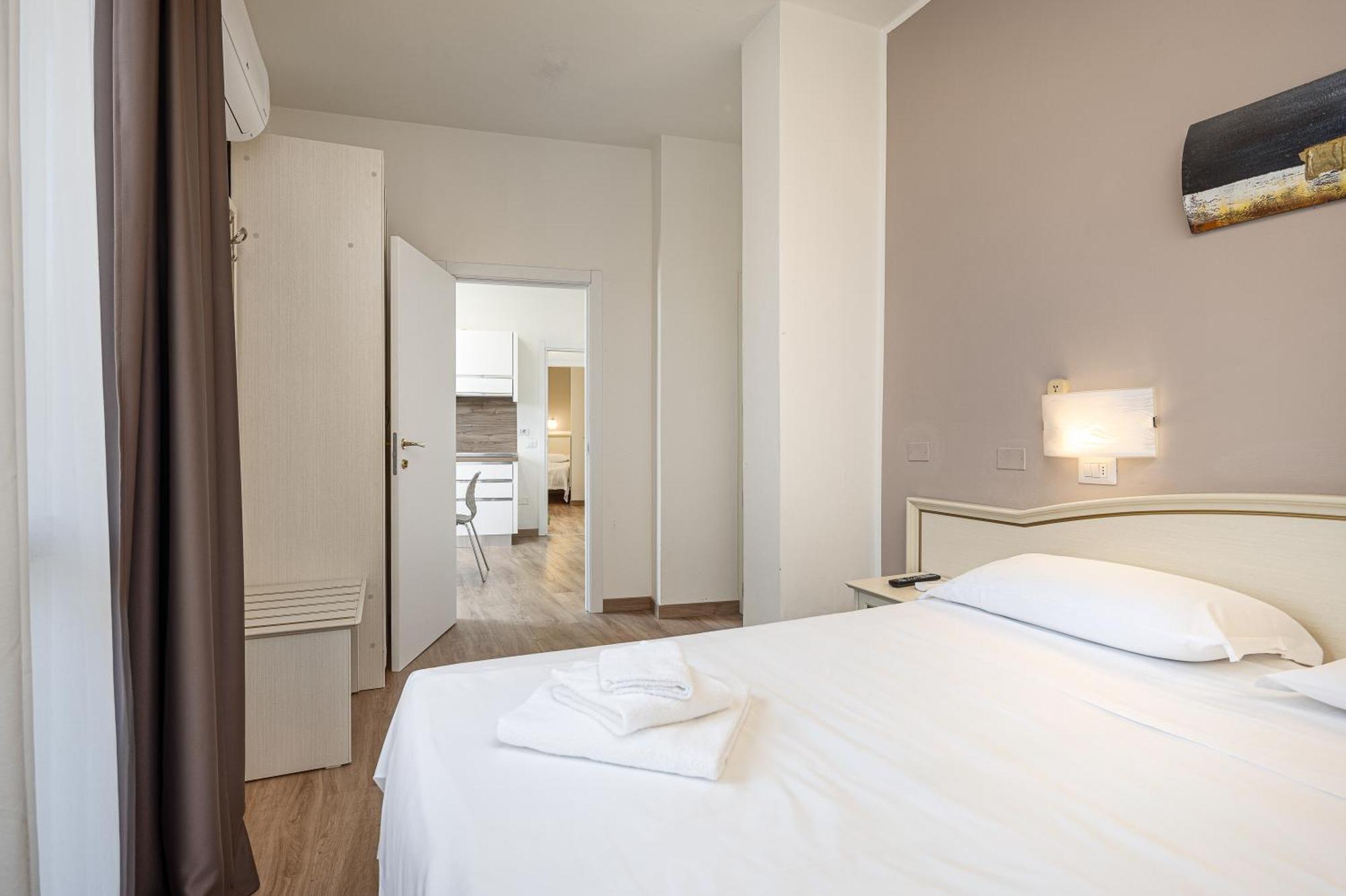Hotel Schiller Cervia Dış mekan fotoğraf