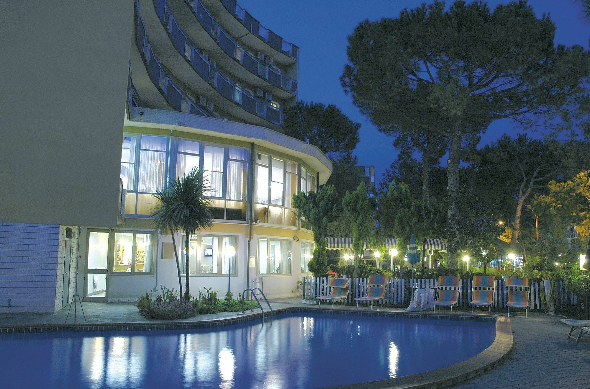 Hotel Schiller Cervia Dış mekan fotoğraf